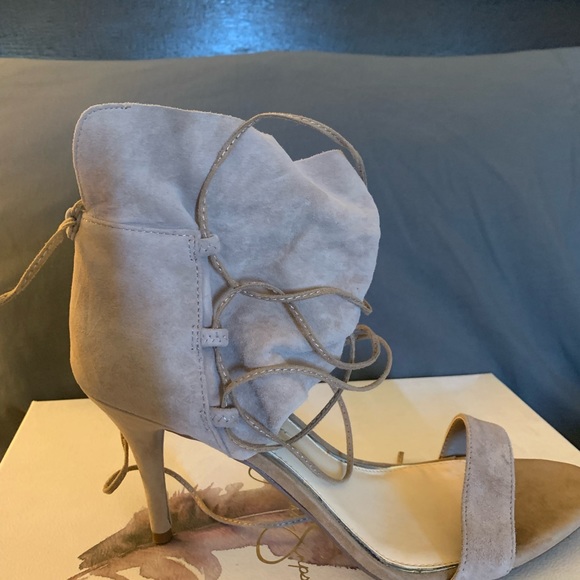 Suede heels - Picture 1 of 2